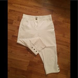 Cute white cropped pants